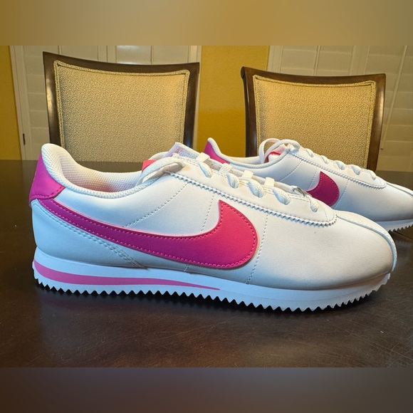 New Nike Cortez Leather White Pink Sneaker Shoes Size US 7Y - Picture 2 of 13